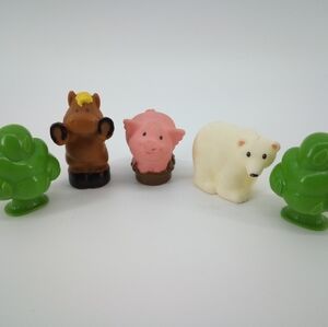 Fisher-Price Little People 5 Piece Set Barn Arctic Trees Animal Animals Toys